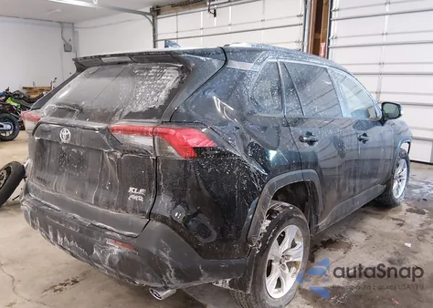 2020 Toyota Rav4 Xle z USA, uszkodzony, nr VIN 2T3P1RFV7LW135995